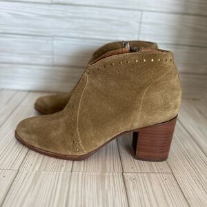 Frye ankle Tan Suede Studded Nora Side Zip women’s Booties